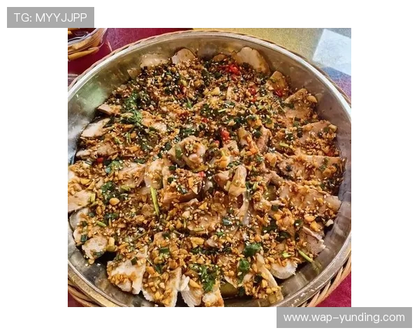 云顶山庄在哪附近有特色美食，旅游期间的美食推荐与交通指南